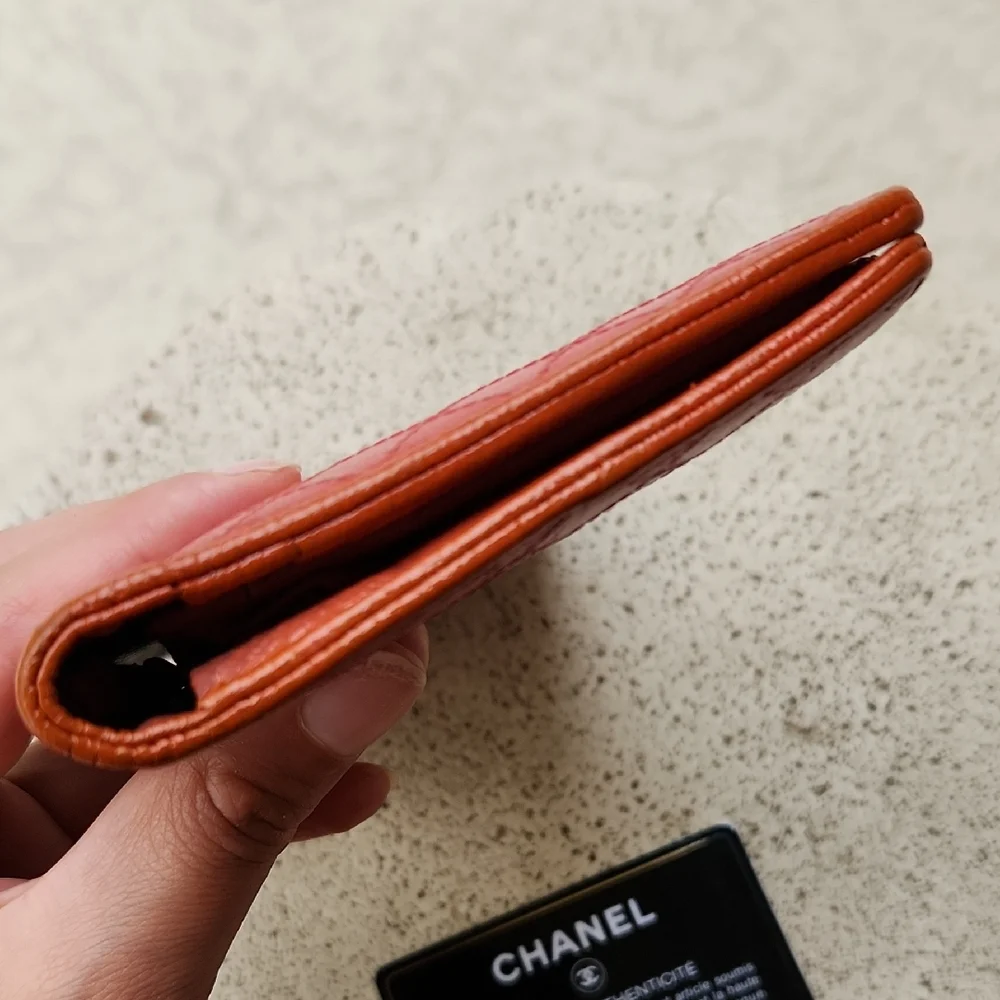 CHANEL Red Quilted Leather Wallet - Picture 2 of 15